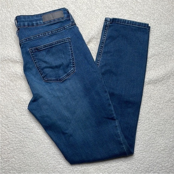 Calvin Klein Jeans Soft Comfy Denim Ultimate Skinny
Size 8 / 30 - Picture 6 of 10